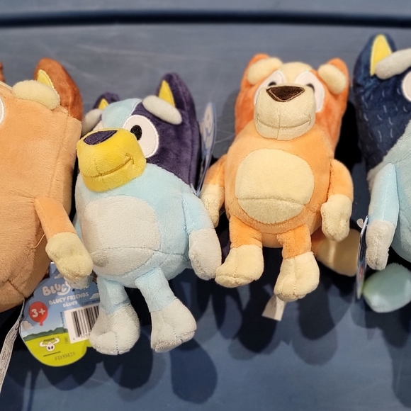 Bluey Family Plushes.....2 Bluey  2 Bingo.  Two 7" & Two 9"  All with Tags. - Picture 3 of 9